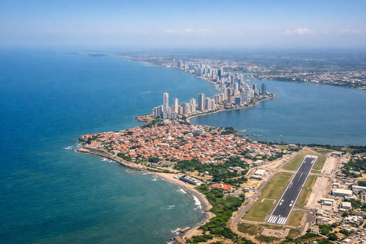 Aerial window seat view during landing at Cartagena (right side) — Cartagena's Walled City, Bocagrande skyline, Cartagena Bay, Caribbean coastline